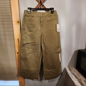 A New Day Cropped Pants Capri wide leg Olive green size 10